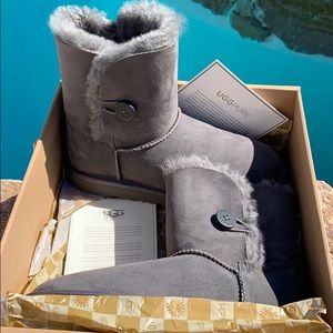 UGG Bailey Button Boot Grey